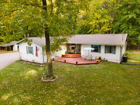 6709 E Carrigan Dr, Newaygo, MI 49337 photo 1