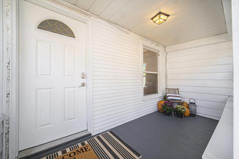 1411 Lansing Ave, Jackson, MI 49202 photo 2