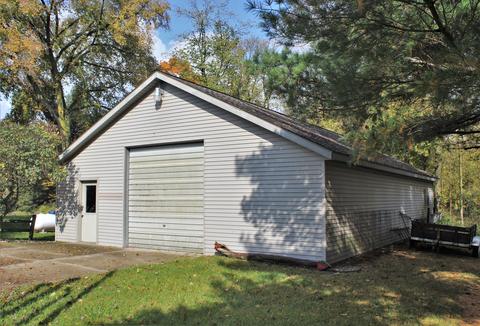 707 Coral Rd NE, Edmore, MI 48829 photo 26