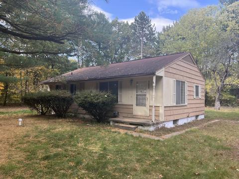 922 Roselle St, Jackson, MI 49201 photo 1