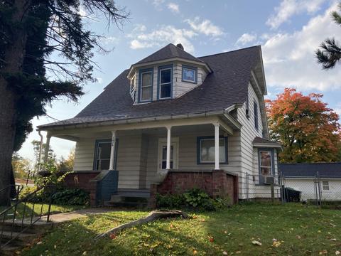 1026 Third St, Lake Odessa, MI 48849