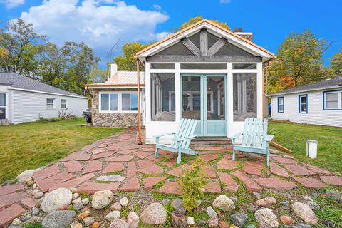 153 Waffle Pt, Coldwater, MI 49036