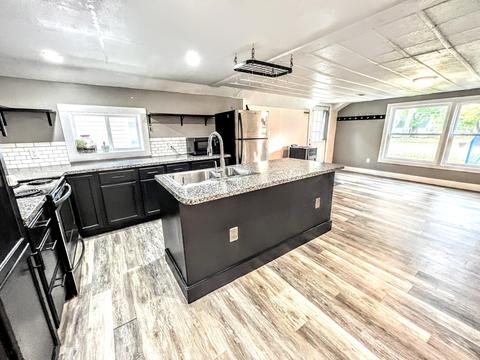 516 Division St, Big Rapids, MI 49307 photo 4
