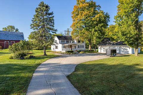 8875 W Jerseyville Rd, Blanchard, MI 49310