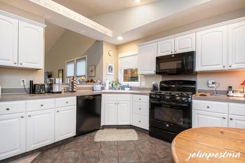 644 Abbey Mill Dr SE, Ada, MI 49301 photo 6