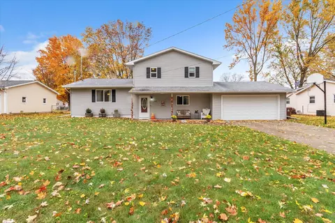 1042 Lowe Dr, Marshall, MI 49068 photo 1