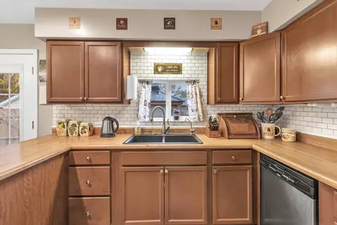 1042 Lowe Dr, Marshall, MI 49068 photo 11