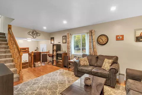 1042 Lowe Dr, Marshall, MI 49068 photo 6
