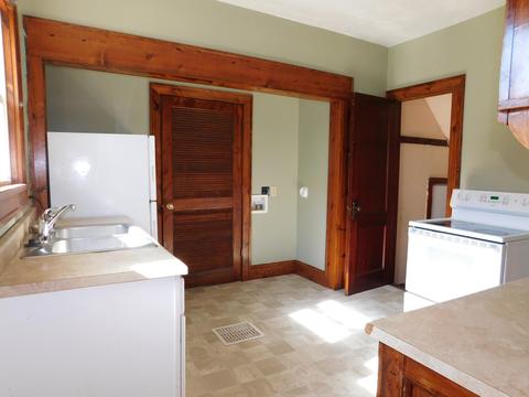 216 Cecil St, Buchanan, MI 49107 photo 3