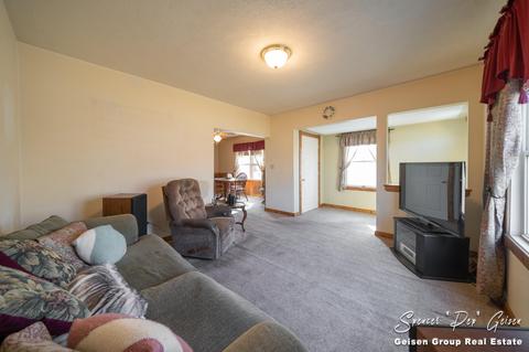 514 N Bridge St, Belding, MI 48809 photo 7