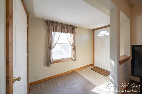 514 N Bridge St, Belding, MI 48809 photo 4