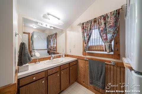 514 N Bridge St, Belding, MI 48809 photo 29