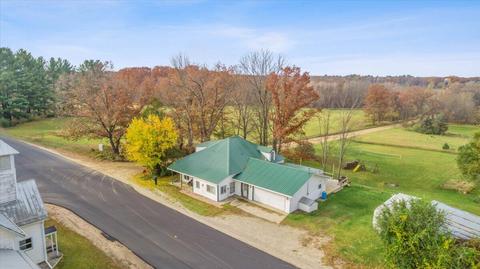 1991 S Elm Ave, White Cloud, MI 49349 photo 4