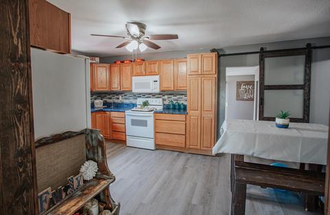 462 E Main St, Springport, MI 49284 photo 9