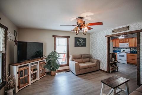 462 E Main St, Springport, MI 49284 photo 3