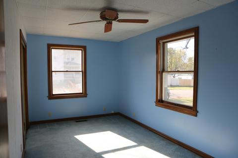 423 Pearl St, Belding, MI 48809 photo 9