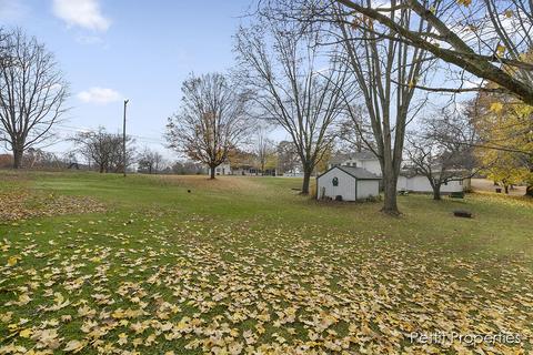 360 E Garden St, Muir, MI 48860 photo 22