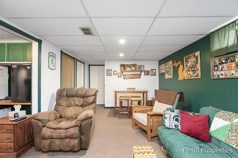 360 E Garden St, Muir, MI 48860 photo 11