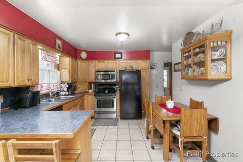 360 E Garden St, Muir, MI 48860 photo 6