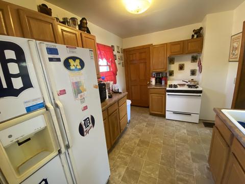 104 S Gorham St, Jackson, MI 49203 photo 2