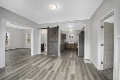 521 E Main St, Carson City, MI 48811 photo 7