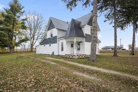 521 E Main St, Carson City, MI 48811 photo 2