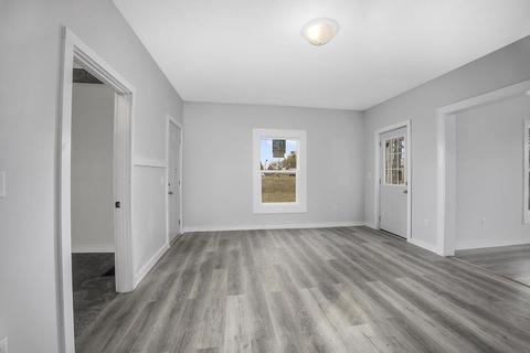 521 E Main St, Carson City, MI 48811 photo 5