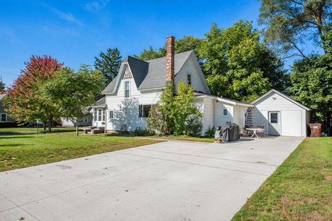 822 S Broas St, Belding, MI 48809 photo 1