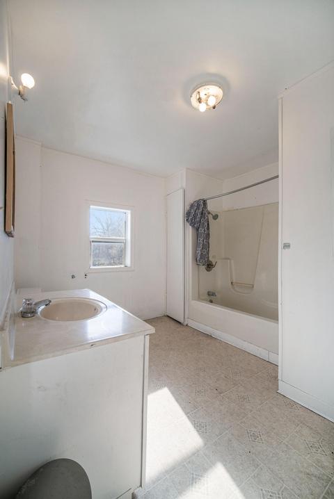 208 S Dwight St, Jackson, MI 49203 photo 8