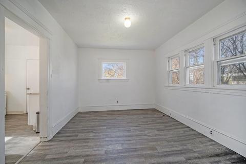 208 S Dwight St, Jackson, MI 49203 photo 4