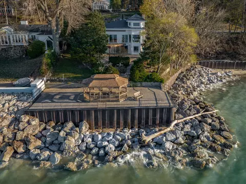 4114 Lake Shore Dr, New Buffalo, MI 49117