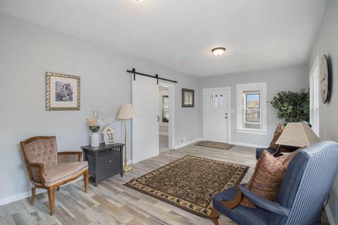 930 Spring St, Jackson, MI 49202 photo 6