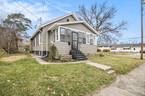 930 Spring St, Jackson, MI 49202 photo 2