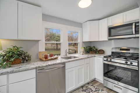 930 Spring St, Jackson, MI 49202 photo 9