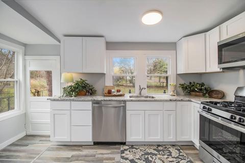 930 Spring St, Jackson, MI 49202 photo 8