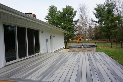 953 Thomas Dr, Jackson, MI 49203 photo 2