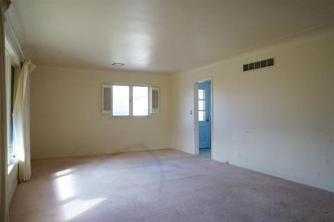 2011 Cascade Dr, Jackson, MI 49203 photo 4