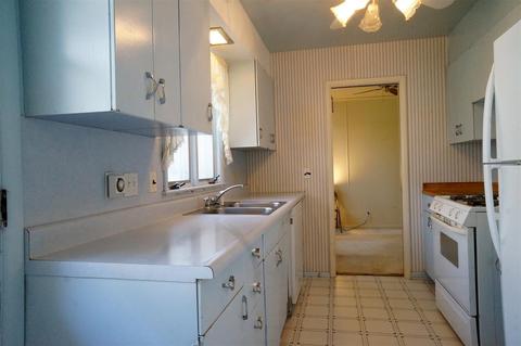 2011 Cascade Dr, Jackson, MI 49203 photo 6