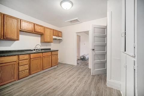 308 E Robinson St, Jackson, MI 49203 photo 4