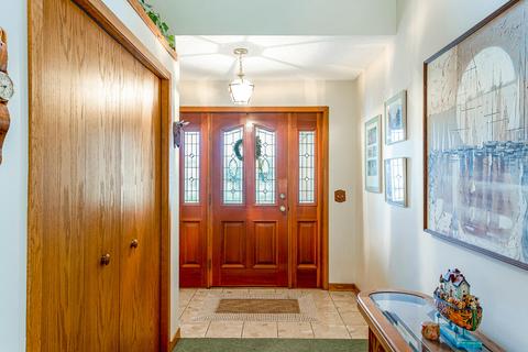 6386 Pepper Tree Ln, Jackson, MI 49201 photo 2