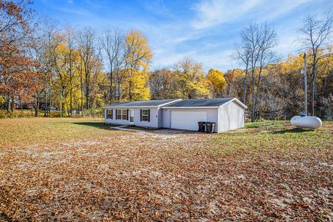 3159 Sisson Rd, Freeport, MI 49325 photo 2