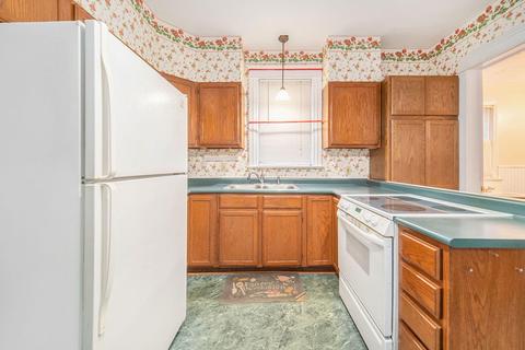 144 Bates St, Jackson, MI 49202 photo 6