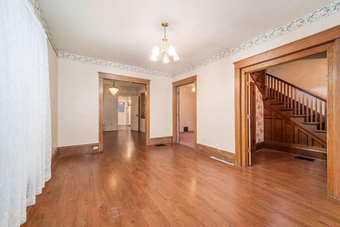 144 Bates St, Jackson, MI 49202 photo 3