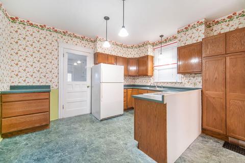 144 Bates St, Jackson, MI 49202 photo 5