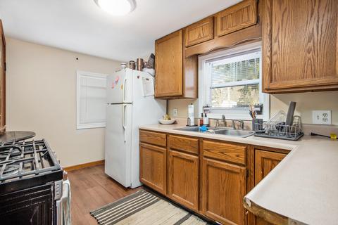 874 Riverview Dr, Plainwell, MI 49080 photo 5