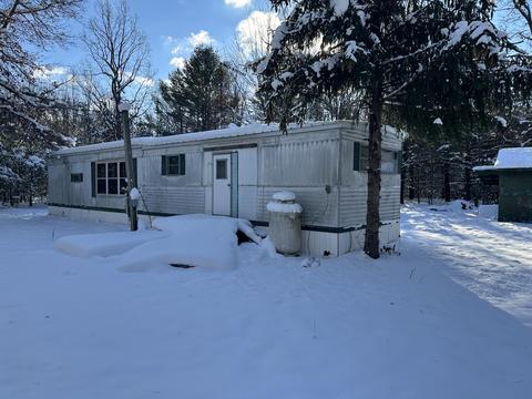 211 W 16th St, Baldwin, MI 49304 photo 2