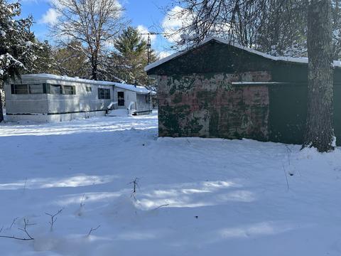 211 W 16th St, Baldwin, MI 49304 photo 3