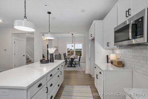 8169 Eagle Peak Dr, Jenison, MI 49428 photo 7