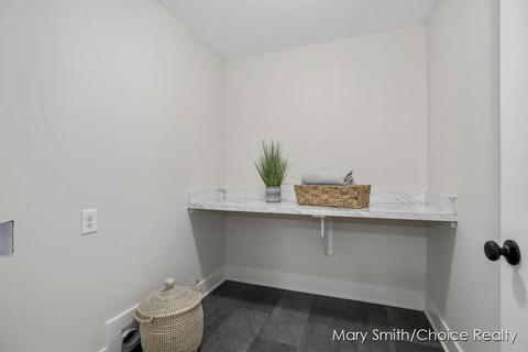 8169 Eagle Peak Dr, Jenison, MI 49428 photo 14