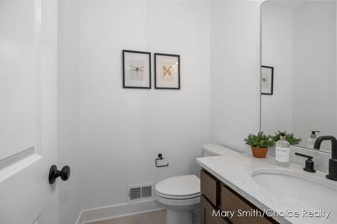8169 Eagle Peak Dr, Jenison, MI 49428 photo 10
